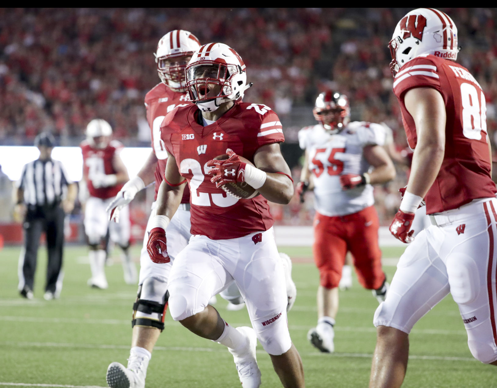 Wisconsin Badgers 34, Western Kentucky Hilltoppers 3
